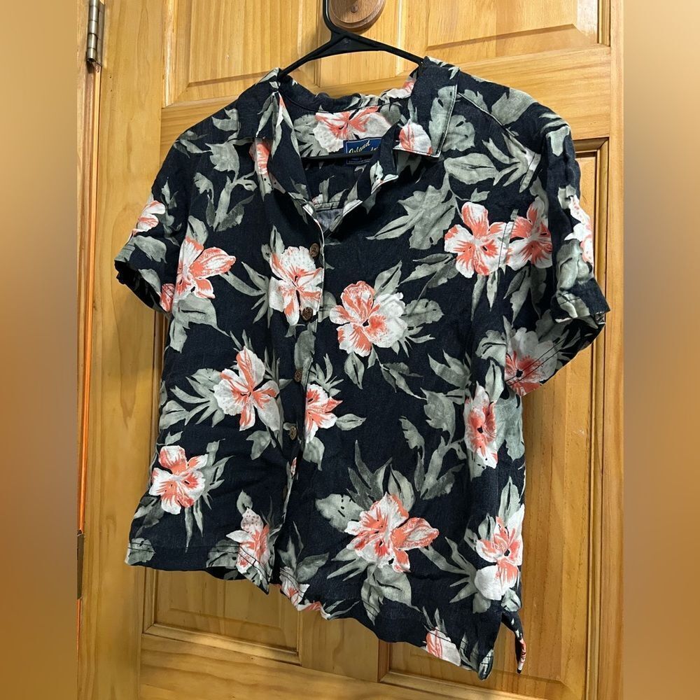 Island Traders size L floral print button down shirt